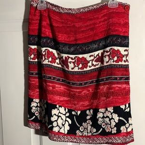 Excellent condition Russell Scott signature wrap skirt size 12. Red,black,white